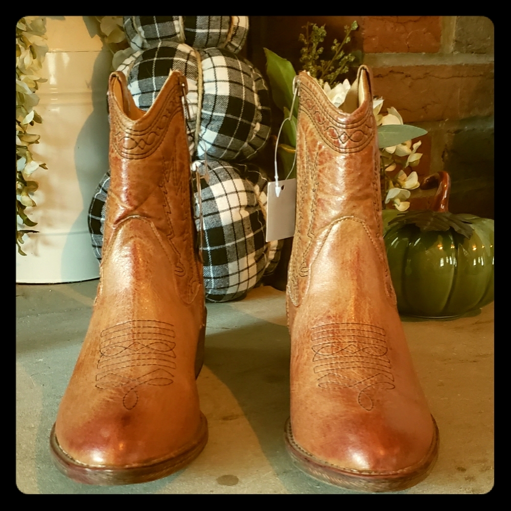 Short Western Boots